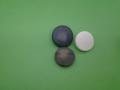 BOTTONE POLIESTERE CON GAMBO FINITURE:NERO MORO E BEIGE